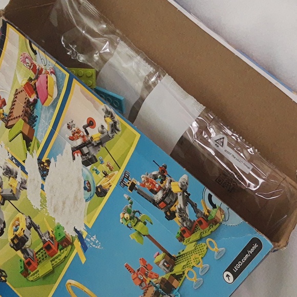 LEGO Sonic the Hedgehog Green Hill Zone Loop Challenge COMPLETE WITH BOX DAMAGE - Picture 9 of 16